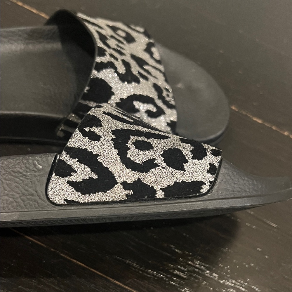 Balmain Black Textured Slides Size 35 - Picture 6 of 6